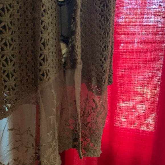 Size Large - Picture 2 of 4